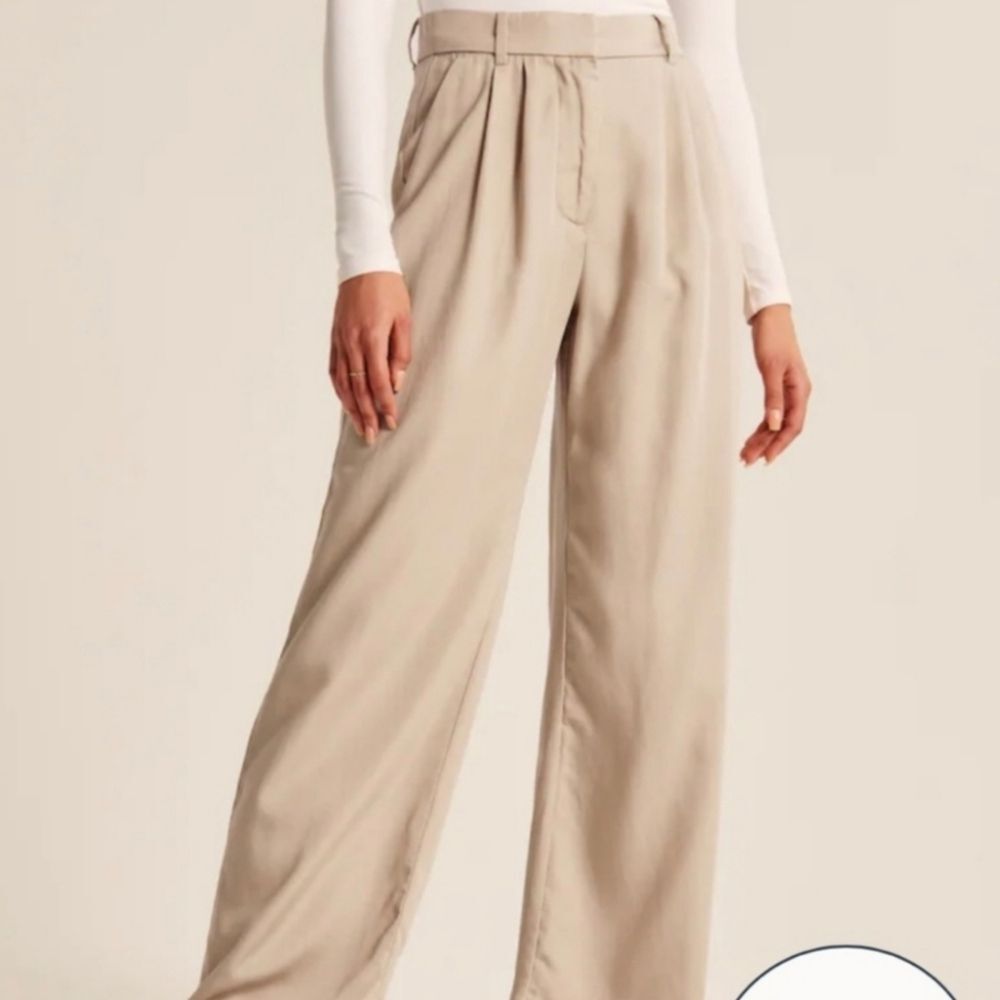 Abercrombie & Fitch Wide Leg Pants in Beige